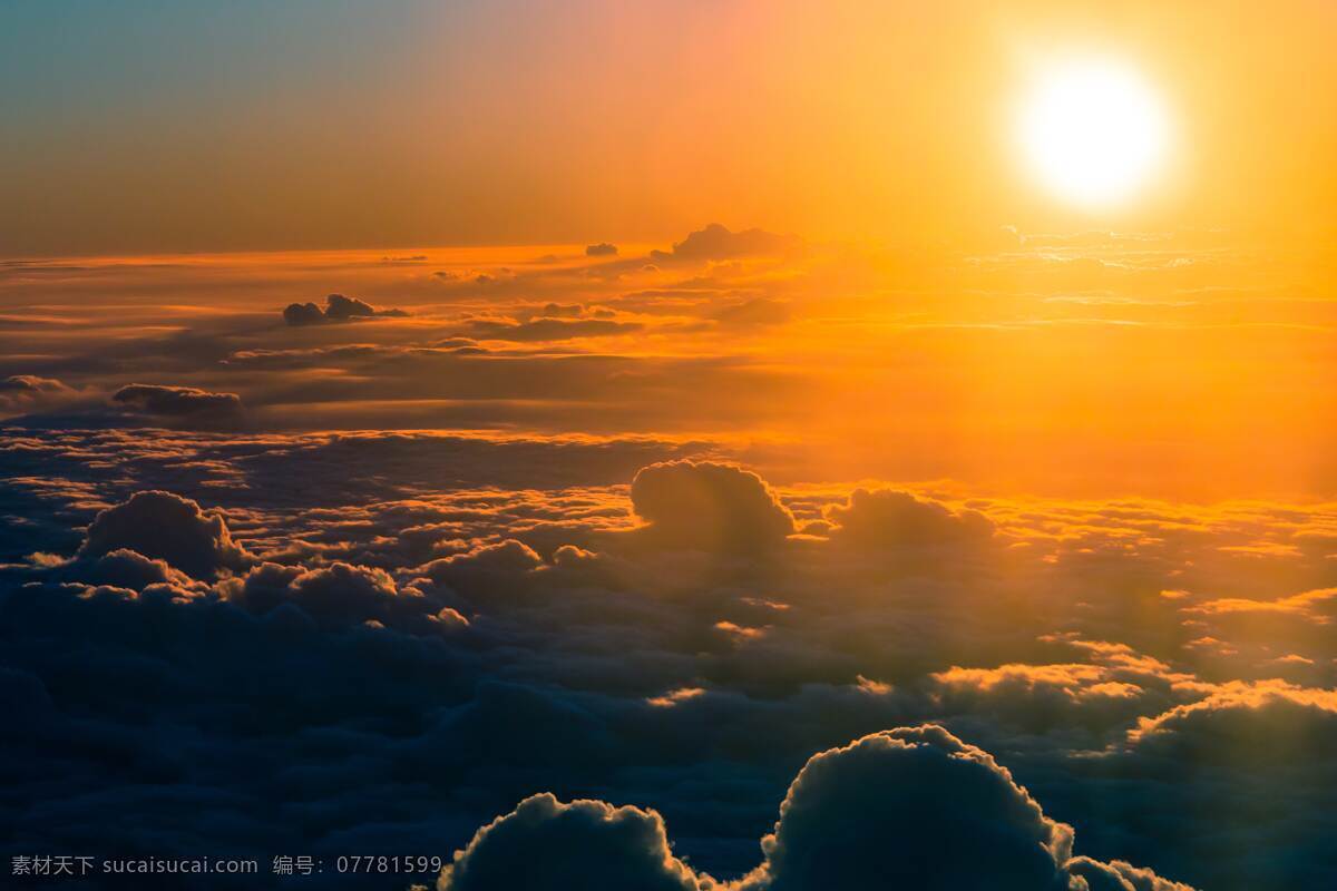 云上 天上 天空 太阳 阳光 刺眼的阳光 云层 白云 软绵绵 梦幻 唯美 蓝天 黄色 白色 蓝色 日出 天上的日出 飞机上的日出 自然景观 自然风景
