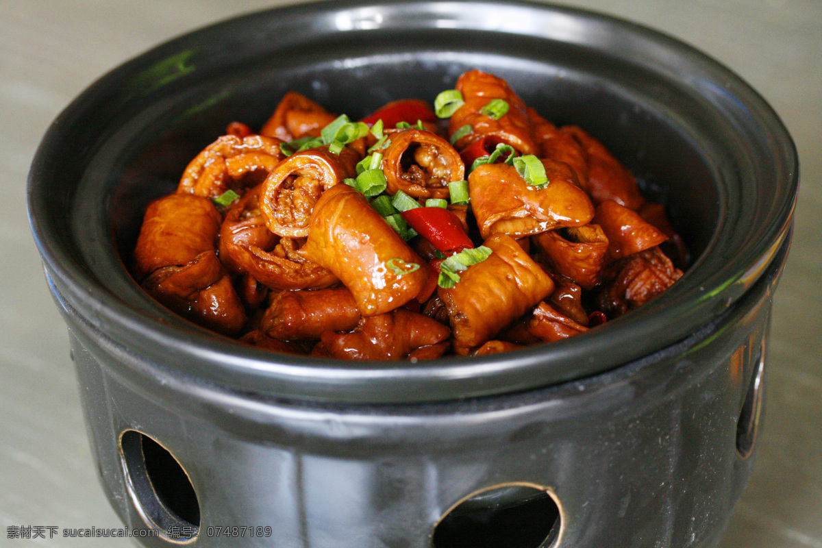 特色肥肠煲 肥肠煲 肥肠 煲菜 干锅肥肠 菜谱 餐饮美食 传统美食