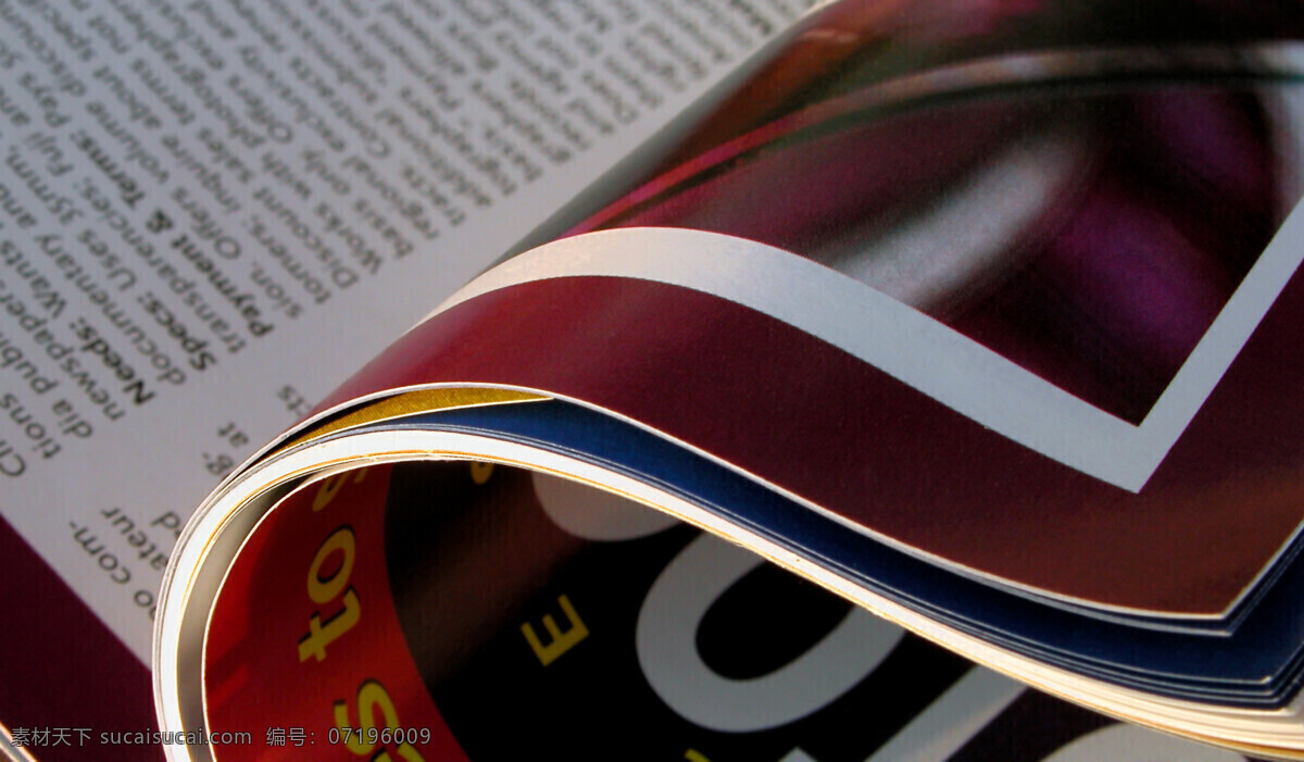 翻着页的杂志 书籍 堆起 杂志 物品 书页 办公学习 生活百科 其他类别 黑色