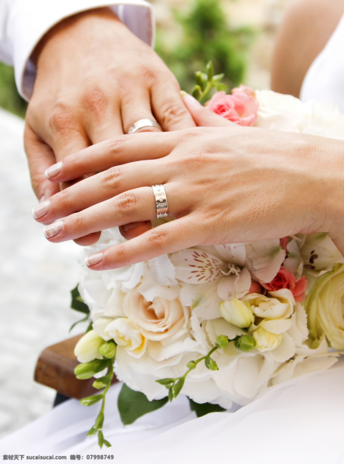 结婚 戒 结婚对戒 结婚戒指 双手 美丽鲜花 玫瑰花 其他类别 生活百科