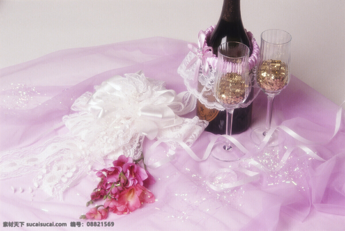 婚庆 布置 婚庆布置 金箔 酒杯 酒瓶 生活百科 生活素材 粉色丝绸 鲜花 psd源文件 婚纱 儿童 写真 相册 模板
