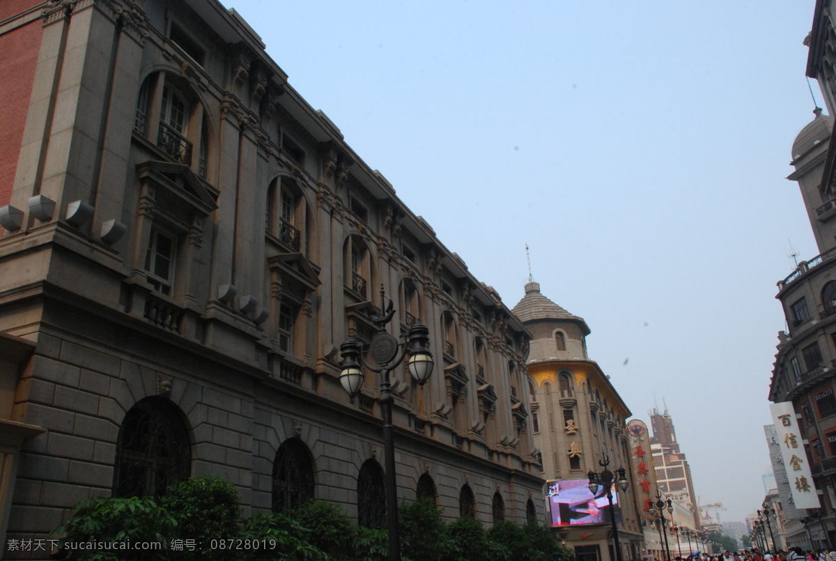 傍晚 灯光 风景 建筑 建筑景观 街灯 街景 欧式建筑 欧式 意大利 意式风情区 夜晚 钟塔 自然景观 装饰素材