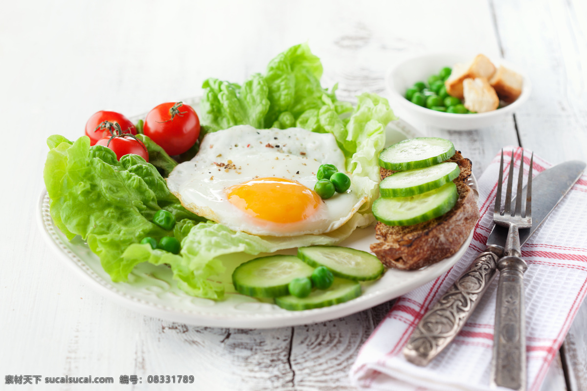 营养 丰富 早餐 蔬菜 鸡蛋 黄瓜 调料 诱人美食 食物原料 食材原料 食物摄影 美食图片 餐饮美食