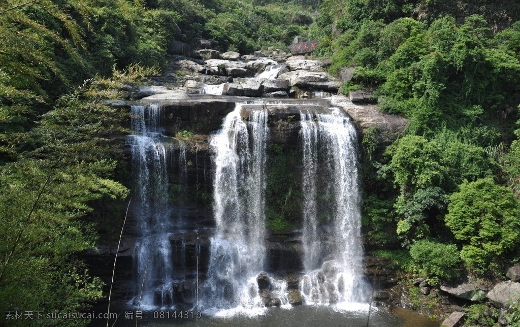 揭西 黄 满 际 瀑布 溪流 水流 流水潺潺 叠瀑 山水 山石 树木 洁白 黄满际瀑布 山水风景 自然景观
