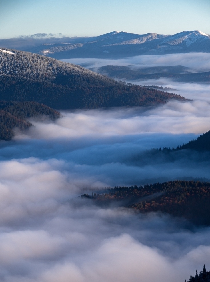 山脉图片 山脉 雪山 山林 湖水 天空 云雾 远山 山色 云朵 景色 美景 风景 自然景观 自然风景