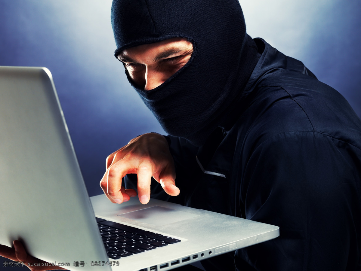 正在 窃取 电脑 资料 强盗 窍者 盗窃 偷盗 小偷 宣传 盗贼 窃取资料 电脑信息 蒙面 面罩 非法 违法犯罪 高清图片 生活人物 人物图片