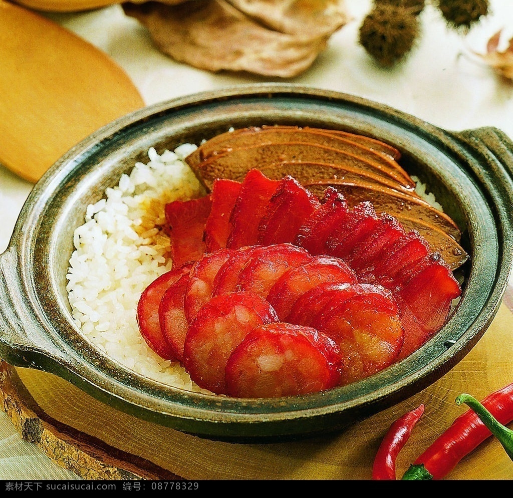 香肠饭 香肠 肉片 豆腐片 米饭 沙锅 美食 上品佳肴 餐饮美食 摄影图库 300