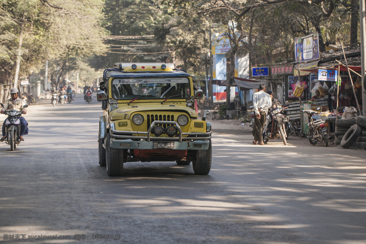 老式吉普车 缅甸 瓦城 曼德勒 公路 老式吉普 摩托车 行人 曼德勒印象 国外旅游 旅游摄影