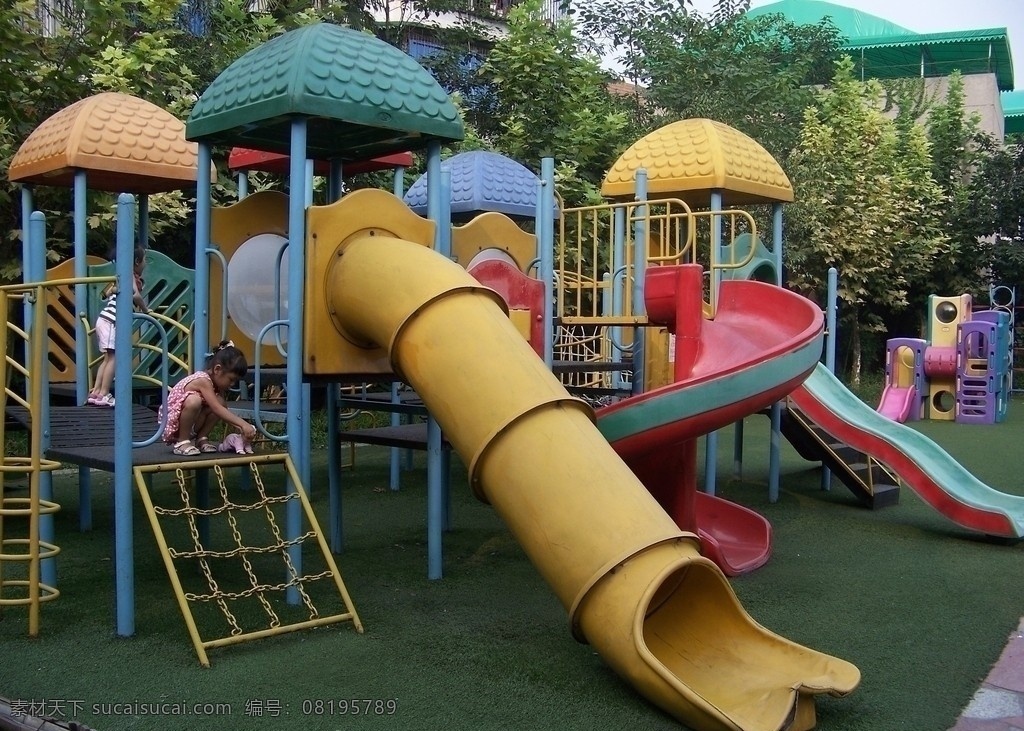 幼儿园 儿童 孩子们 游戏 操场 快乐 游乐园 幼稚园 嬉戏 欢乐 童年 儿童幼儿 人物图库