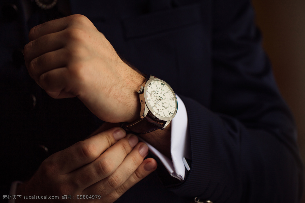 戴 手表 商务 男人 商务男人 职业男人 腕表 钟表 时间 名表 表带 机械腕表 机芯 钟表图片 生活百科
