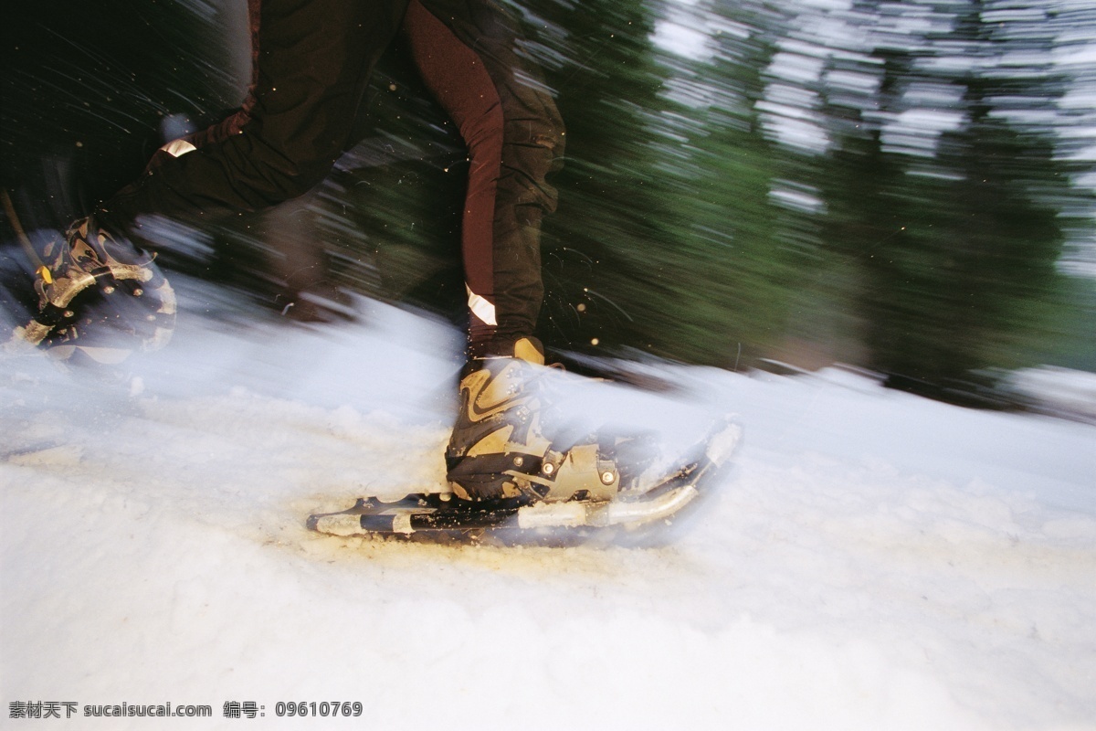 冬季雪地运动 美丽 自然 雪地 冬季 运动 人物 滑雪 跳跃 雪山 极限运动 体育运动 斜坡 生活百科 黑色