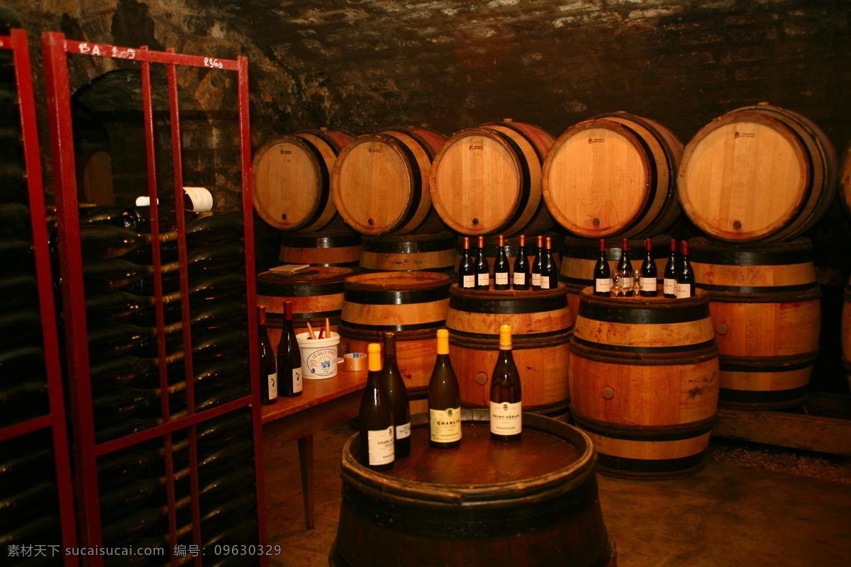 法国酒窖 法国 波尔多 酒庄 酒窖 木桶 葡萄酒桶 红酒桶 酒柜 饮料酒水 餐饮美食