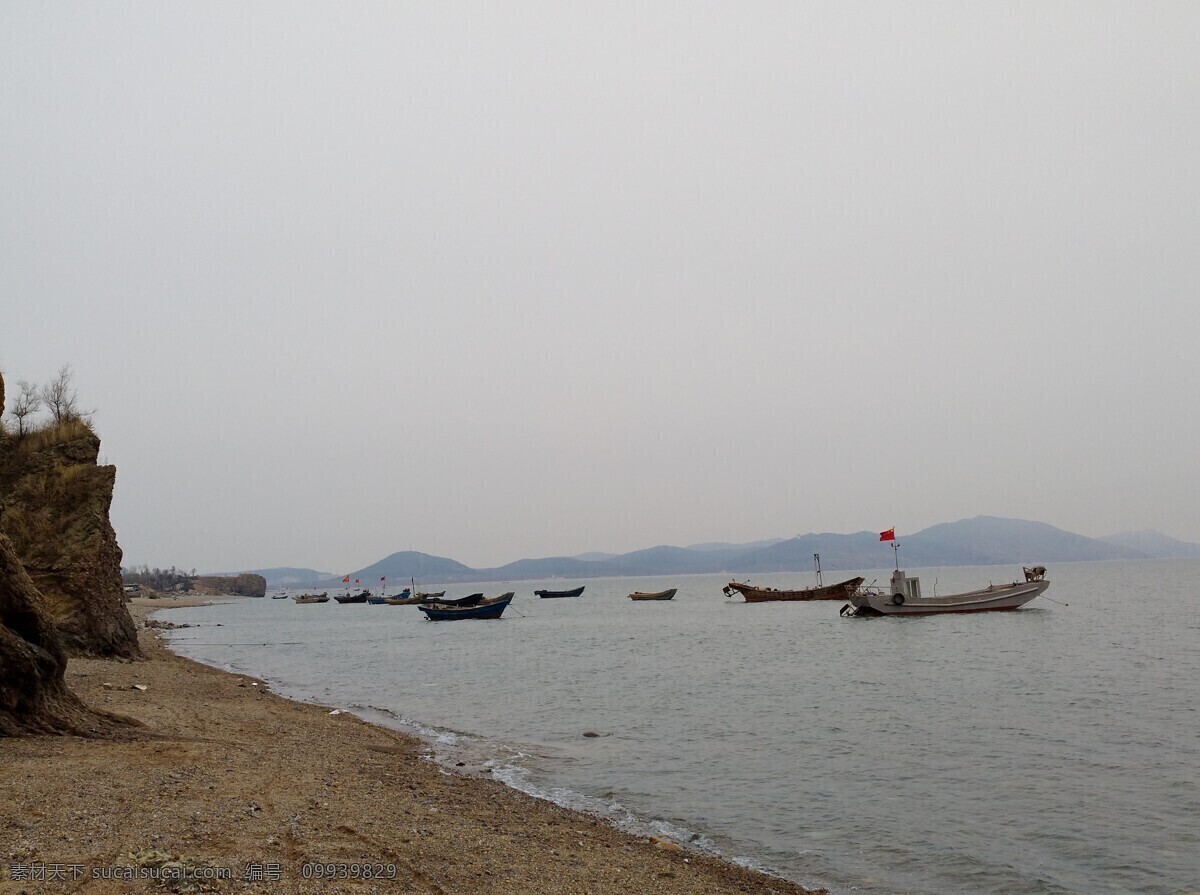 捕鱼 渔船 港湾 海平面 风平浪静 沙滩 自然景观 自然风景