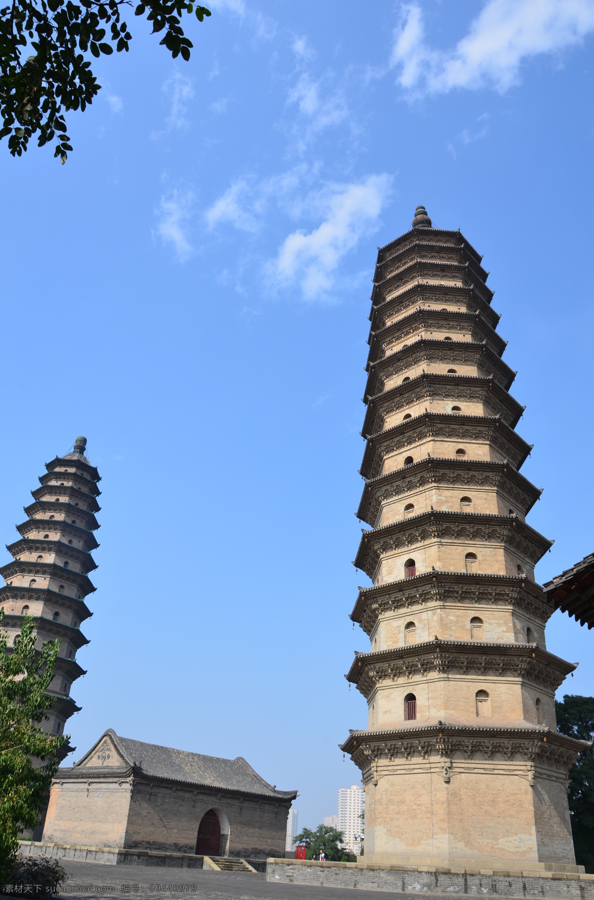 永祚寺 双塔寺 双塔 凌霄双塔 晋阳奇观 太原地标 太原古建筑 太原八景 文笔双峰 文峰塔 舍利塔 八角十三级 双塔之最 砖石结构 宣文塔 景观景点 古建筑 旅游 景点 旅游摄影 国内旅游 山西