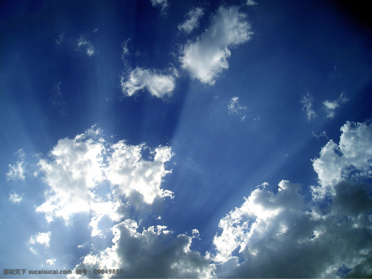 高清 海报 背景 天空 太阳 云层 蓝色 深蓝色 背景图片 阳光