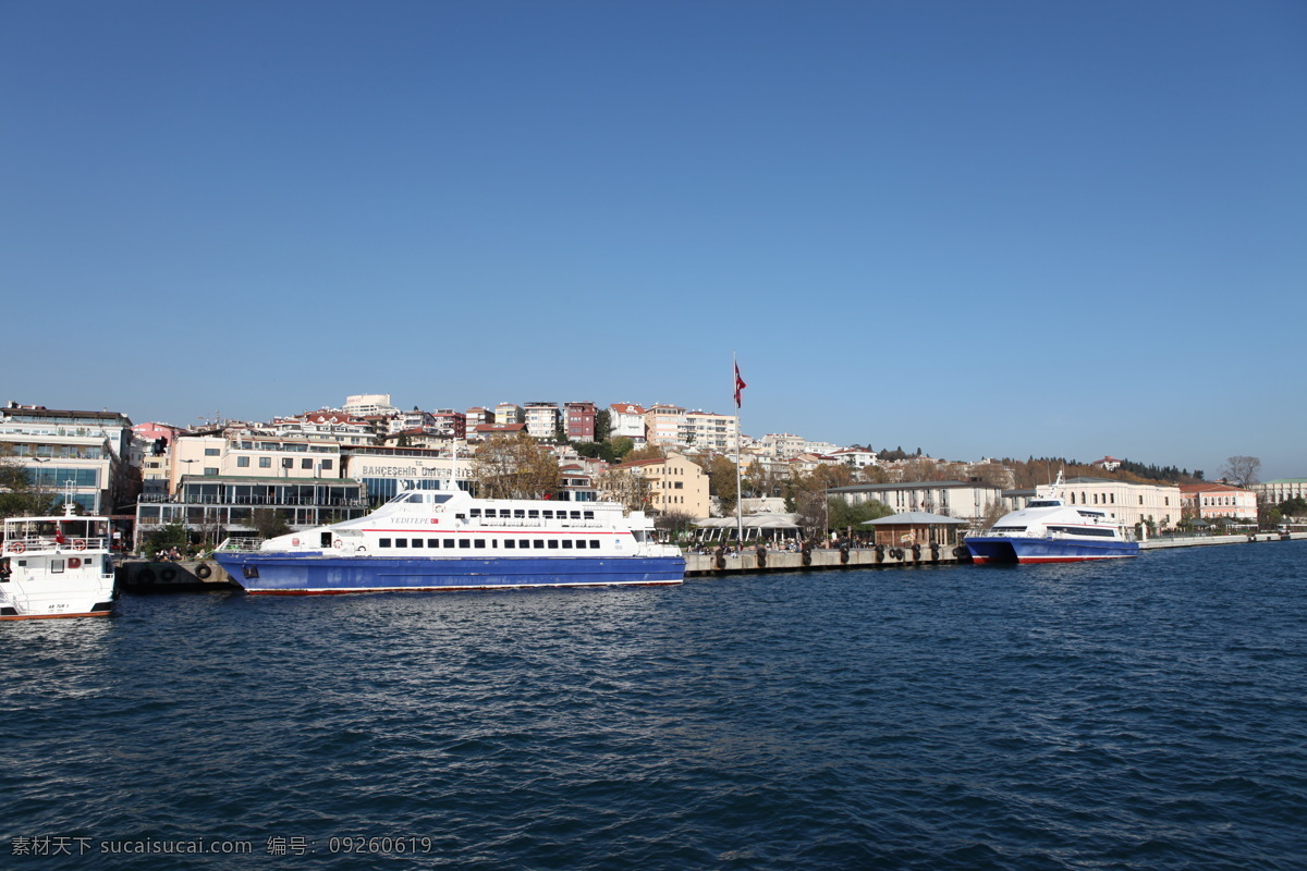 国外 国外旅游 建筑 旅游 旅游摄影 游艇 上 游船 海上游船 土耳其 伊斯坦布尔 博斯普鲁斯海峡 风景 生活 旅游餐饮