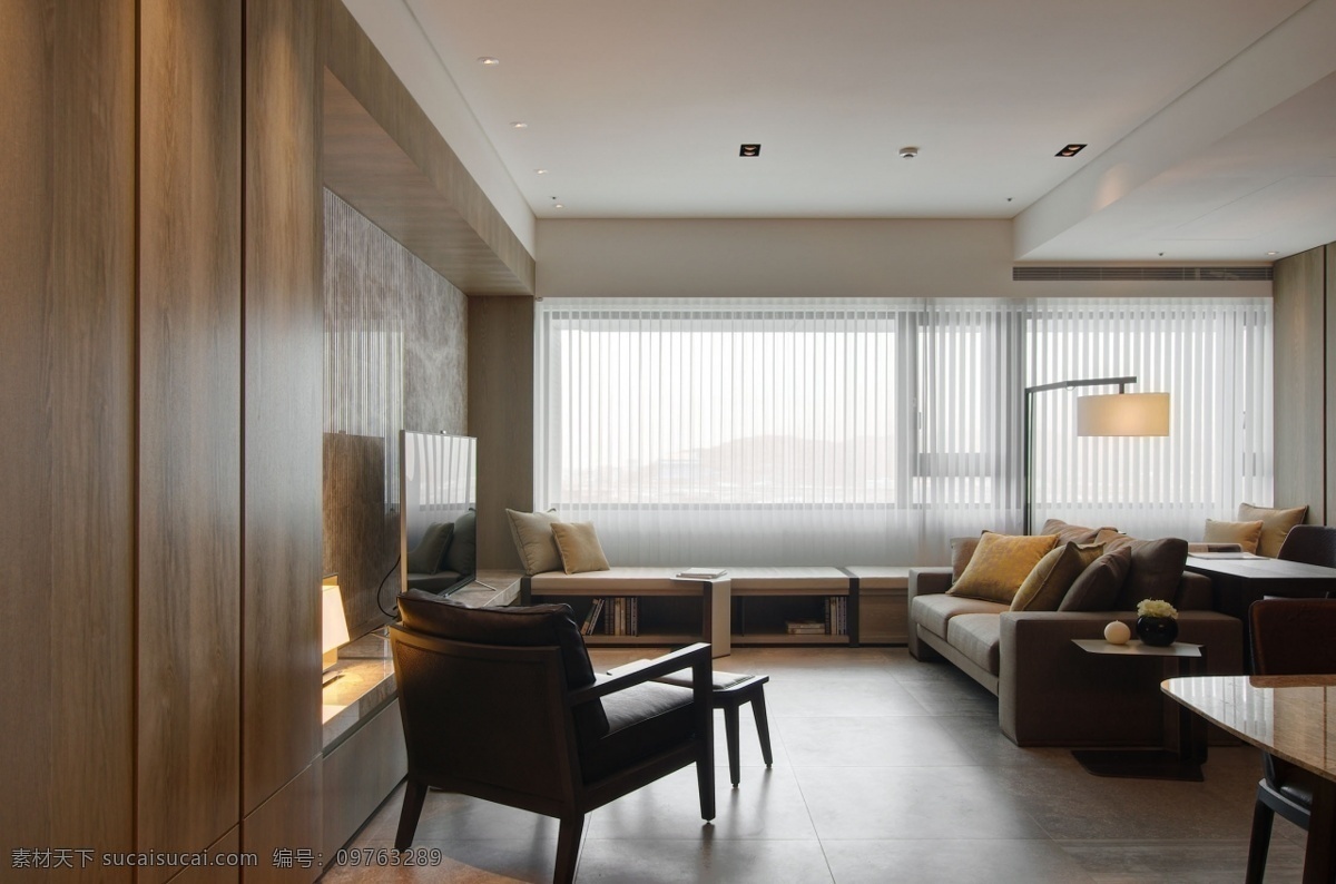 现代 清新 客厅 木制 背景 墙 室内装修 效果图 客厅装修 亮面地板 深色椅子 壁灯