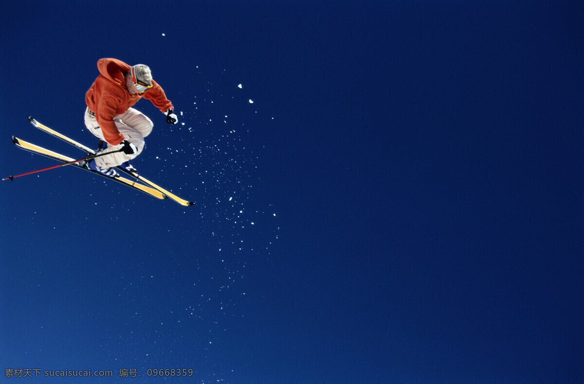腾空的人 美丽 自然 雪地 冬季 运动 人物 滑雪 跳跃 腾空 翻转 体育运动 生活百科 蓝色