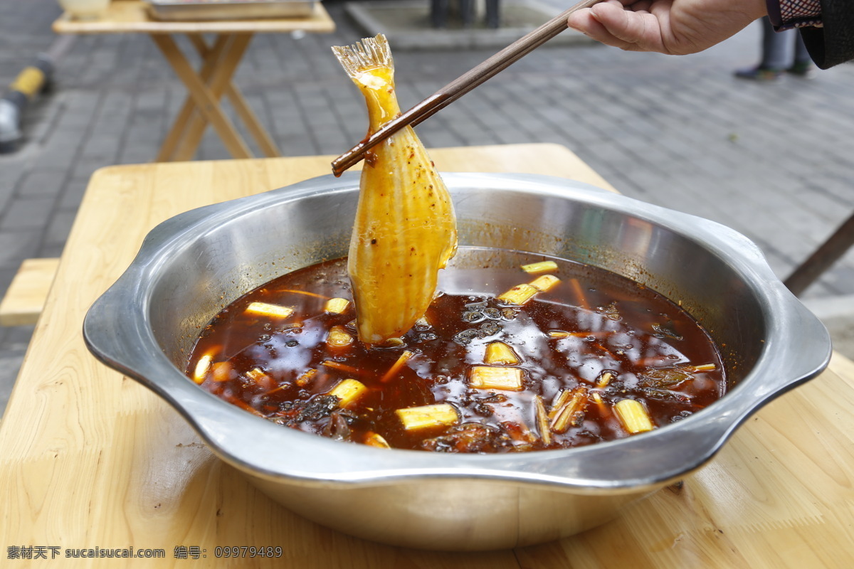 红汤耗儿鱼 火锅 红汤 耗儿鱼 原创 高清摄影 餐饮美食 传统美食
