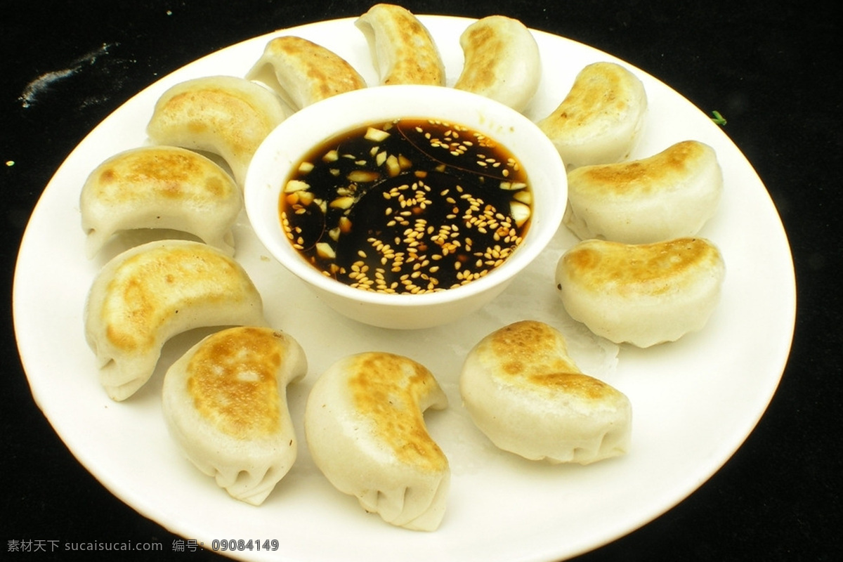 锅贴图片 餐饮 美食 拼盘 肉丝 餐具 创意美食图片 传统美食 餐饮美食 共享 分 大全