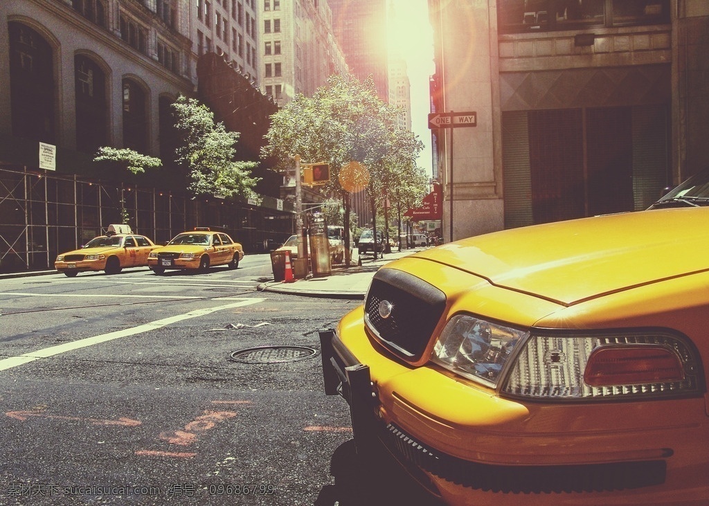 城市 里 黄色 汽车 街角封禁 黄色汽车 车头 交通工具 逆光 现代科技