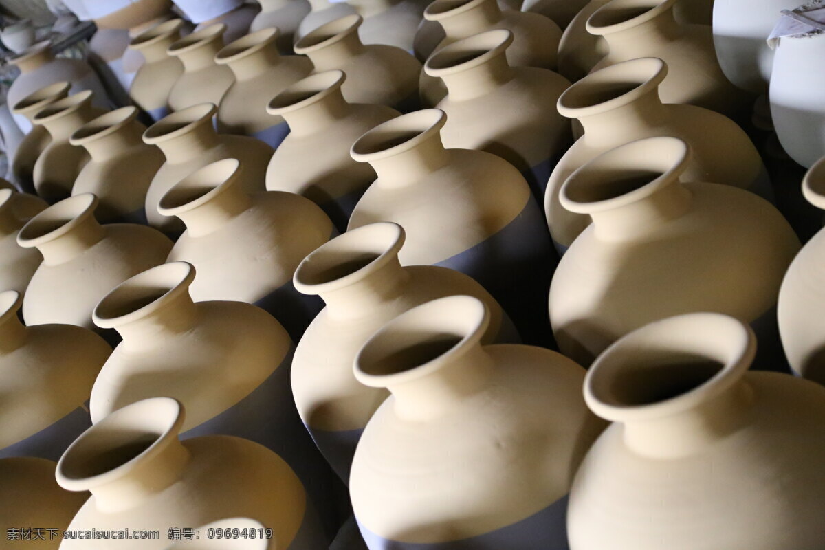 土陶 陶 陶器 云南土陶 土窑 陶瓷 陶瓷生产 传统工艺 烧陶 老陶厂 陶罐 坛子 文化艺术 传统文化