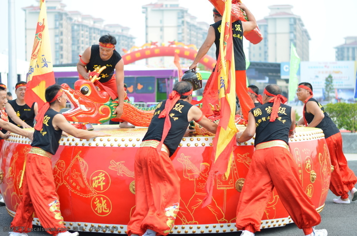 舞龙 活动 游龙 大豉 红色鼓 节日庆祝 文化艺术
