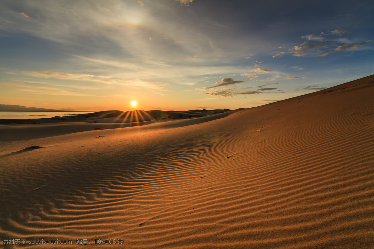 太阳 天空 沙子 风沙 山丘 沙漠风景 荒漠风景 美丽风景 风景摄影 美丽景色 夕阳 下 沙 纹路 沙漠 风光 自然风景 自然景观 黑色