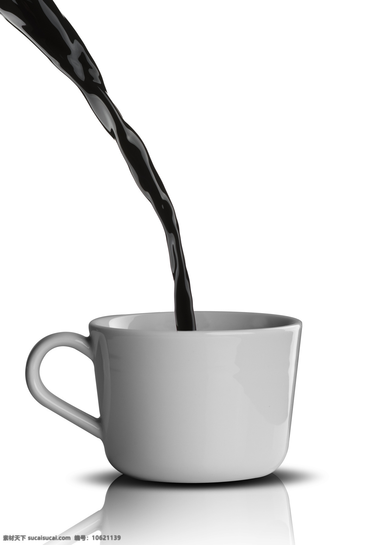 白色 杯子 咖啡 液体 咖啡豆 咖啡原料 咖啡摄影 咖啡杯子 酒水饮料 餐饮美食