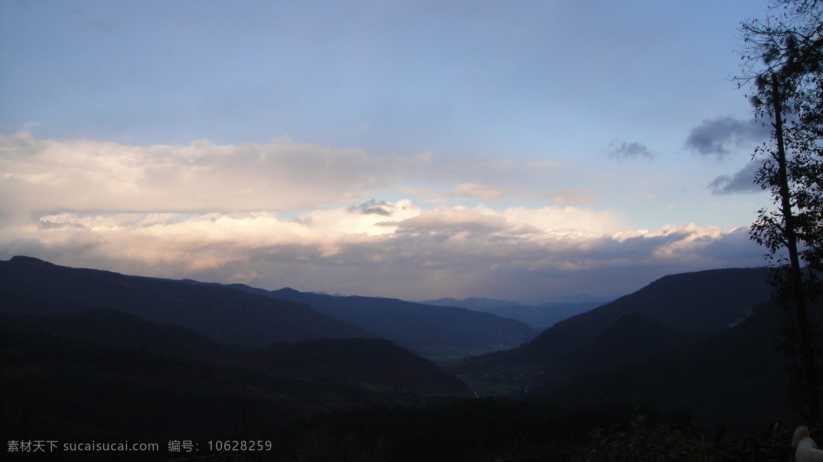 晚霞 白云 傍晚 春天 黄昏 旅游摄影 山 树 天空 天 树枝 自然风景 psd源文件