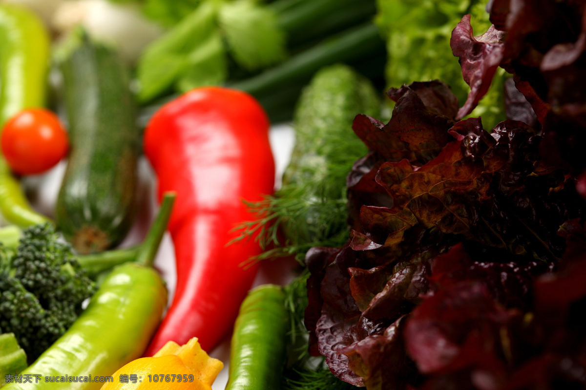 堆 新鲜 绿色 蔬菜 红椒 辣椒 西兰花 西红柿 番茄 水果 果蔬 有机蔬菜 新鲜蔬菜 餐饮美食 水果蔬菜 蔬菜图片