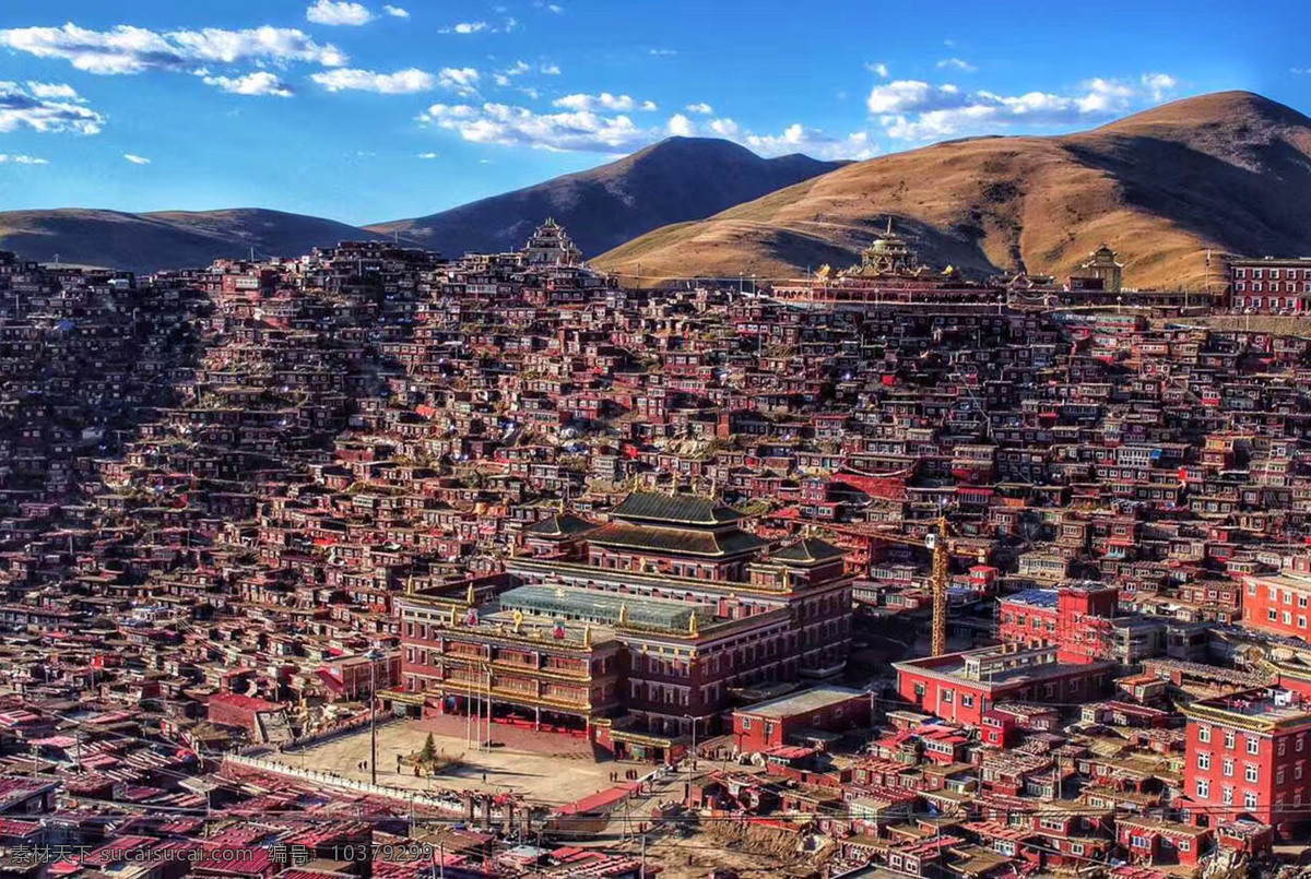 蓝天 白云 房子 甘孜藏族自治州