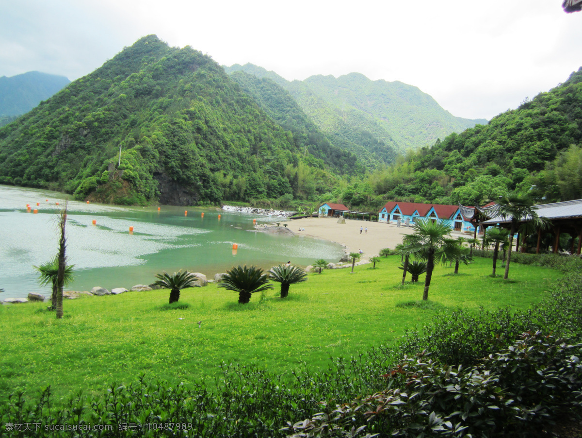 牛头山风景 牛头山 风景 沙滩 绿水 碧水 草地 绿色 树木 度假 青草 山峰 房子 旅游 景区 自然风景 自然景观