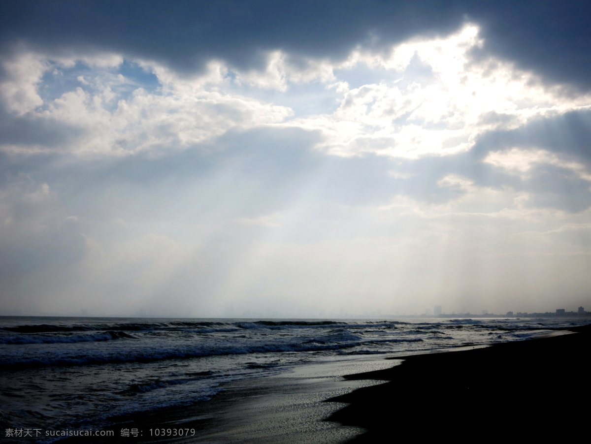 拨云见日 海滩 阳光 清晨 光 欧洲 旅游摄影 自然风景