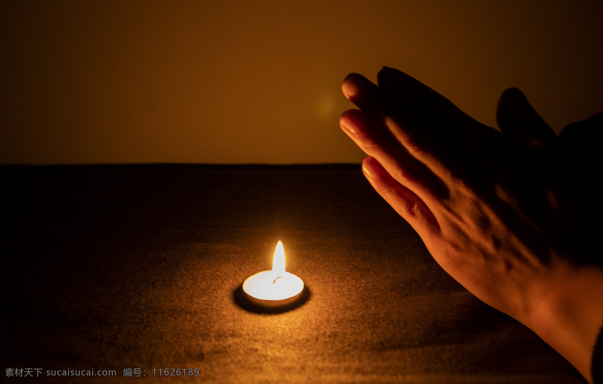 双手 祈祷 动作 商用 祈福 蜡烛 手部 手势 手 白蜡烛 火