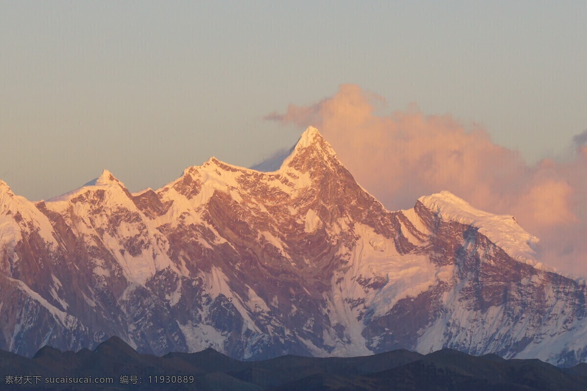 南迦巴瓦峰 中国 西藏 林芝 雅鲁藏布 大峡谷 山 耸立 云中 雾 缭绕 积雪 天堂 日照 金山 羞女 旅游摄影 国内旅游