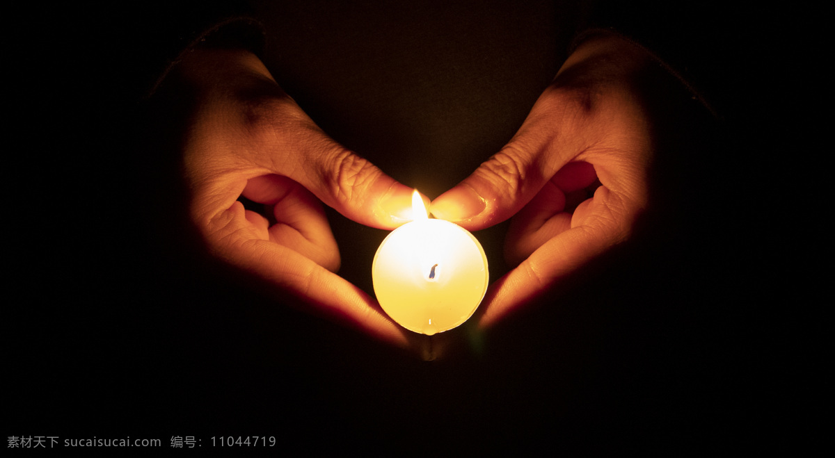 双手 握 蜡烛 商用 祈福 祈祷 手部 手势 手 白蜡烛 火