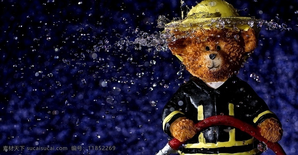 熊 消防员图片 消防员 水 喷雾 湿 滑稽 可爱 数字 甜 职业 装饰 表示 没有人 人类代表 特写 玩具 自然 创造力 艺术与手工品 冷的温度 室内 运动 男性形象 塑像 晚 雕塑 雪 职业素材