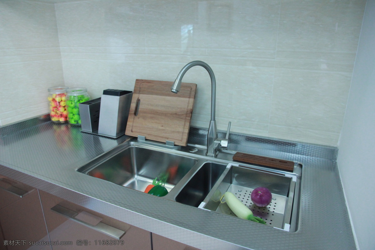 厨房 水槽 不锈钢水槽 厨房水槽 水龙头 洗菜 现代厨房 橱柜 开放式厨房 欧式厨房 家居生活 生活百科