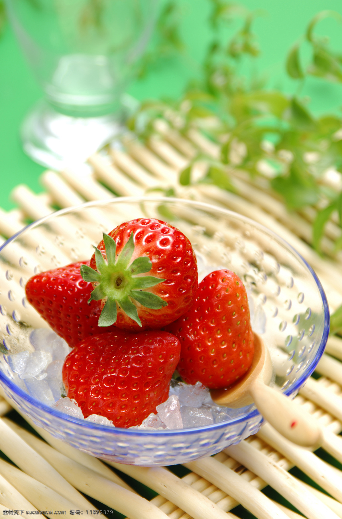 草莓078 草莓 草莓图片 草莓素材 草莓高清图片 草莓图片素材 水果 水果蔬菜 餐饮美食 白色