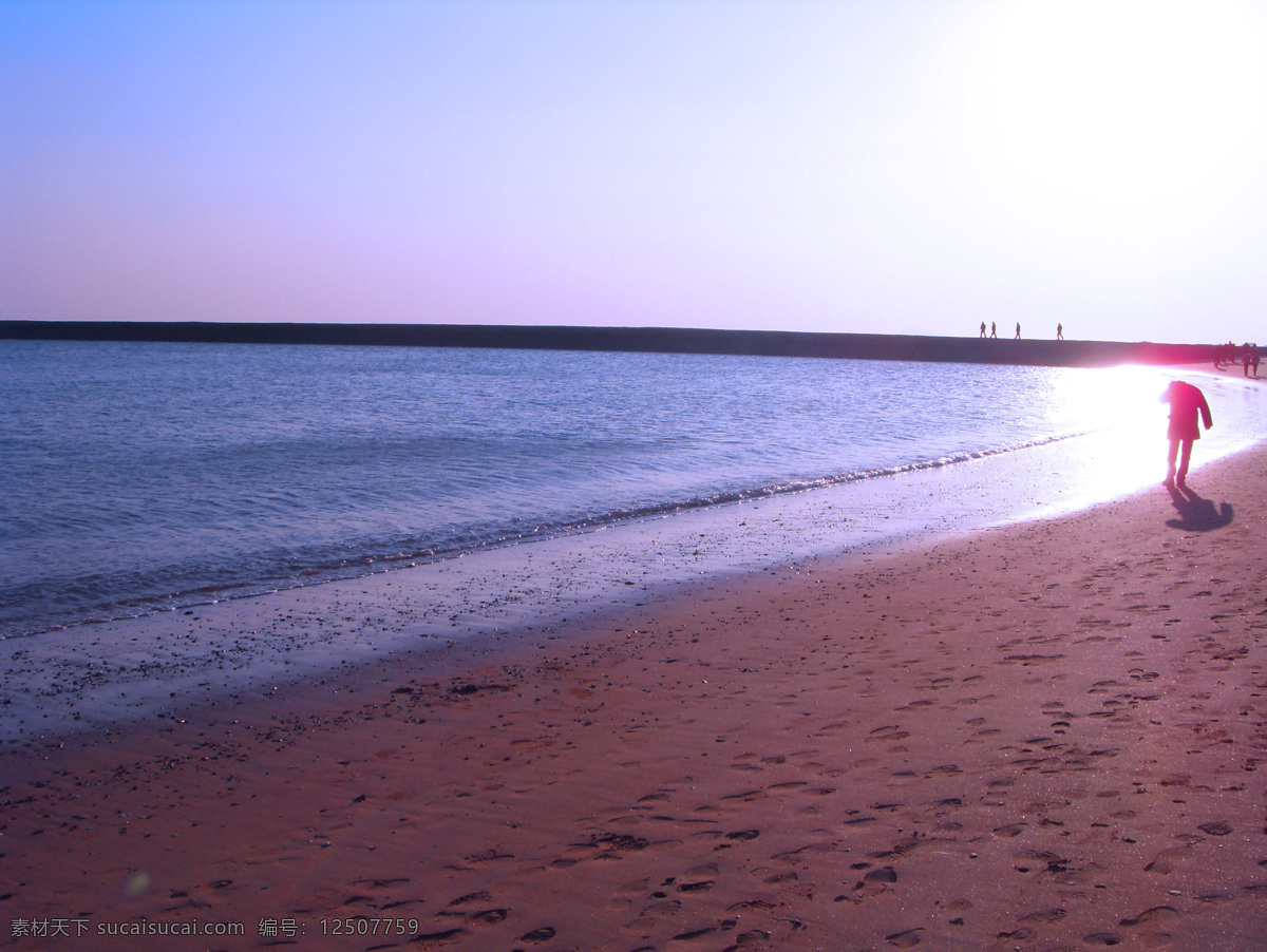 大海 海岸线 海浪 海滩 黄昏 脚印 落日 日落 夕阳 大海夕阳 沙滩 自然 自然风景 自然景观 psd源文件