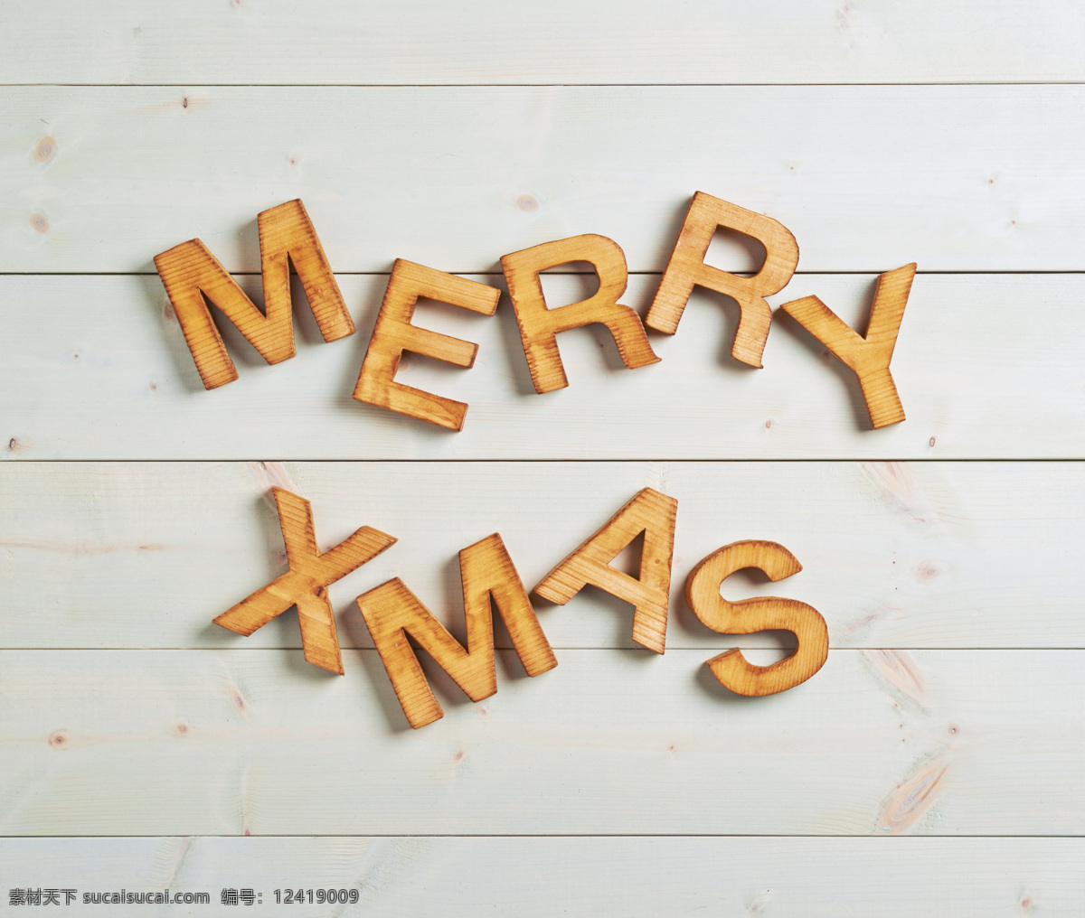 木板 上 立体 字母 圣诞节背景 圣诞节 圣诞节元素 立体字母 节日庆典 生活百科