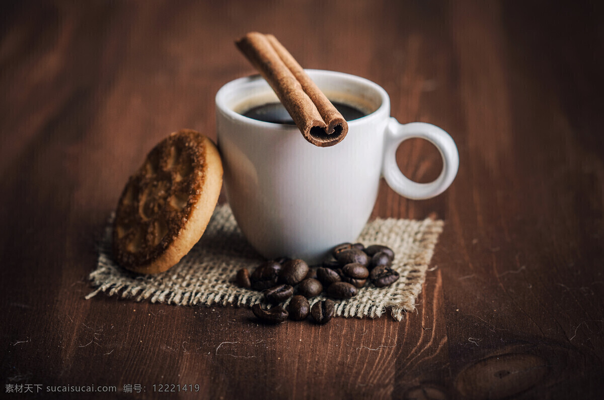 咖啡啡 咖啡杯 咖啡 热咖啡 浓咖啡 杯杯 咖啡豆 饼干 糖 桂皮 酒水饮料 饮料酒水 餐饮美食