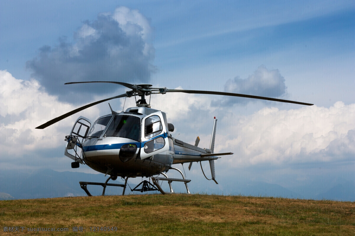 直升机 飞机 在飞的直升机 直升飞机 飞行 生活交通 现代科技 交通工具