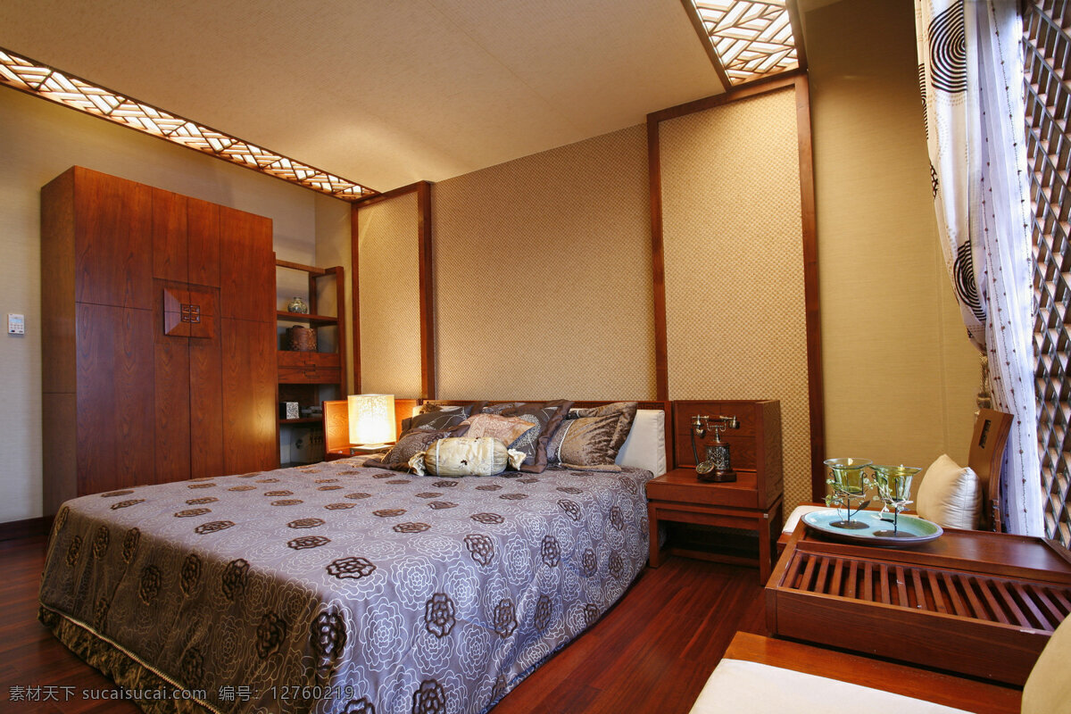 简约 卧室 飘 窗 装修 室内 效果图 壁画 床铺 床头柜 木质电视柜 浅色地板砖