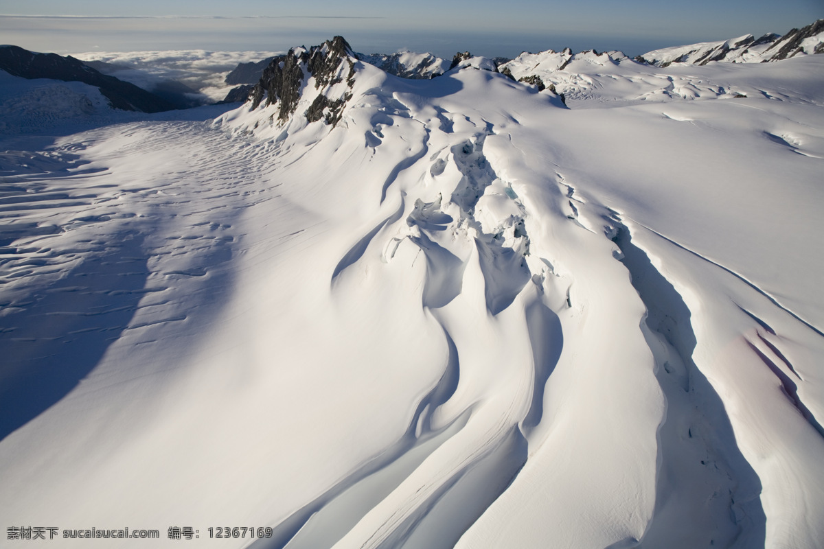 雪山 蓝天 山峰 旅游 风光 冰雪 险峻 自然风景 自然景观 灰色