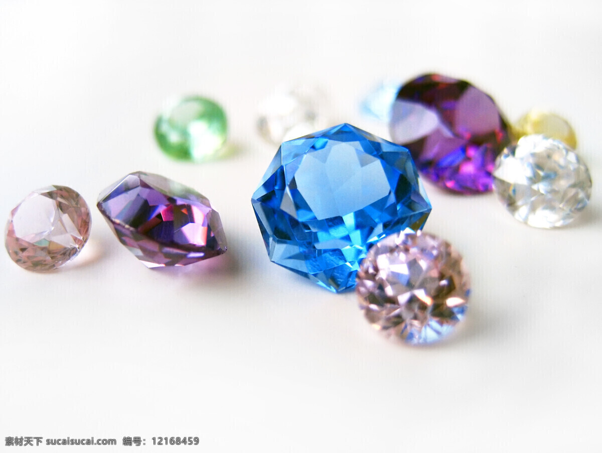 彩色的砖石 彩色砖石 奢侈品 钻石 珠宝 闪闪发亮 珠宝服饰 生活百科 白色