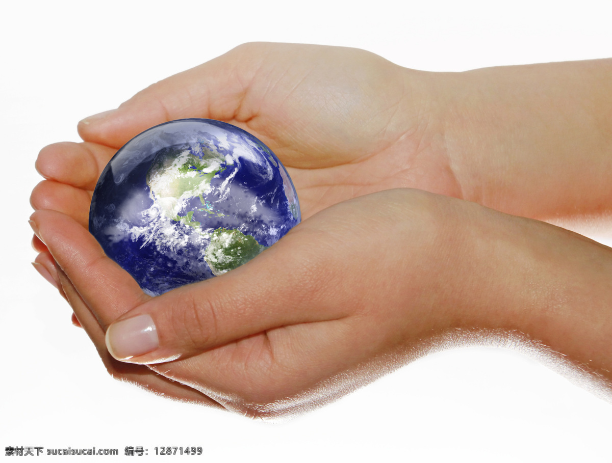 手 捧 水晶 地球 手捧水晶球 女人 玻璃球 透明球 球体 地球图片 环境家居