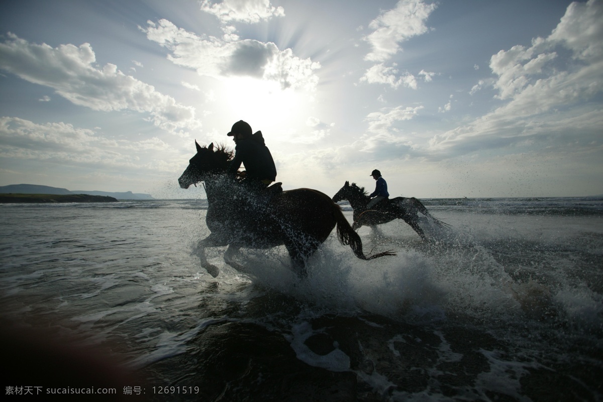 奔驰 地产 海滩 活动 狂野 旅游摄影 骑马 骑士 体育 运动 气势 休闲 娱乐 民间风情 摄影图库 psd源文件