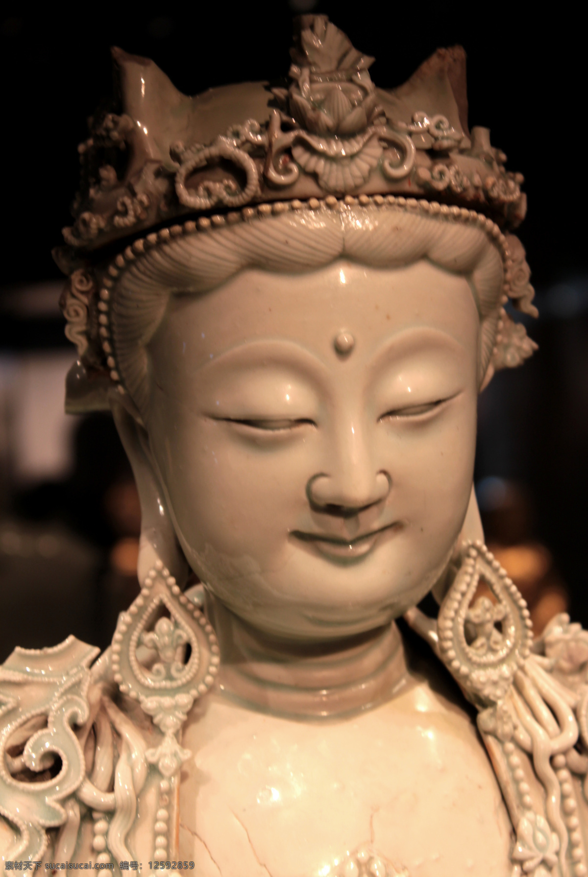 瓷器 佛教 观音 微笑 文化艺术 笑容 宗教 龙泉观音 龙泉瓷 古代佛像 佛光谱照 慈悲 宗教信仰